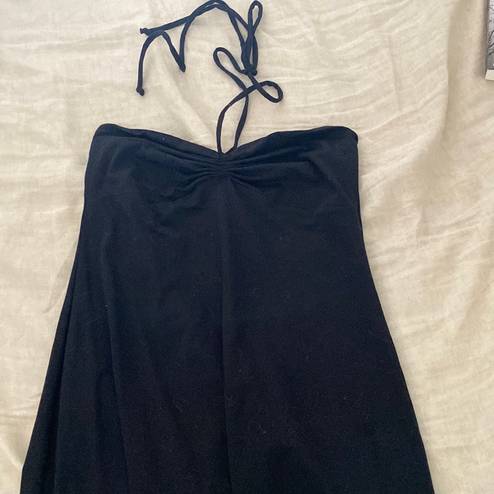 Size M Hollister dress or beach cover up used as both once. Fits well.